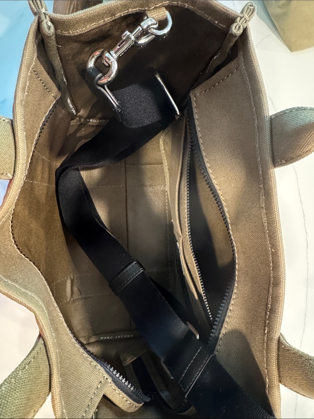 Marc Jacobs Olive Green Tote Bag with White Logo - Picture 2 of 4